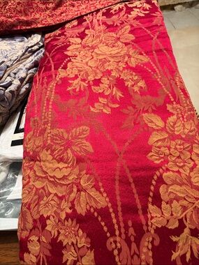 Red Floral Jacquard  Duvet Red and Gold